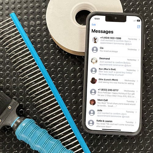 Customer Communications: Why Groomers Prefer Messaging Over Phone Calls